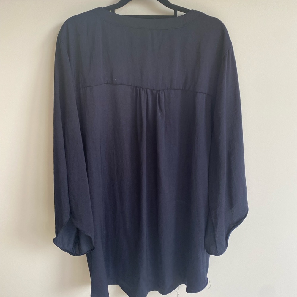 AUTOGRAPH NAVY SILK LOOK TOP-Sze 20 - Picture 5 of 5